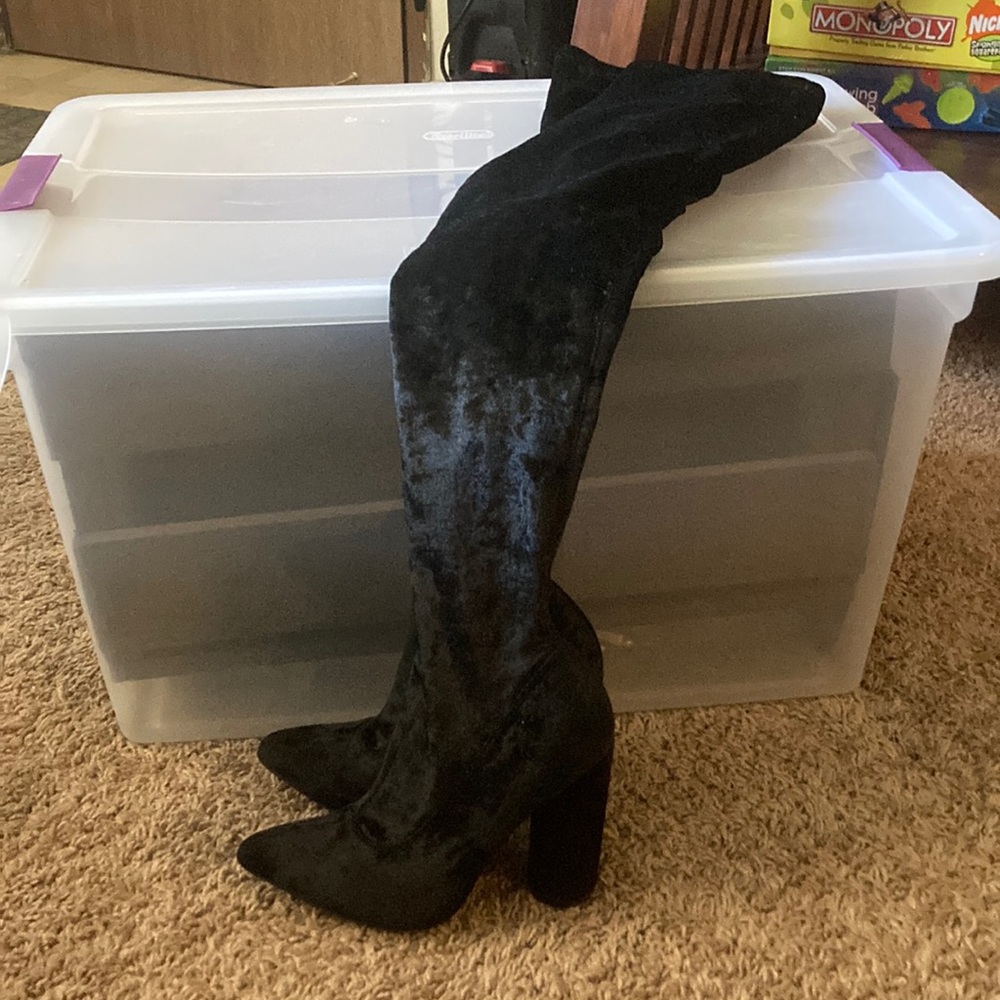 Cape Robbin Knee Length Velvet Boots